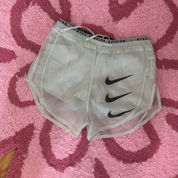 Nike shorts XS - Picture 2 of 3